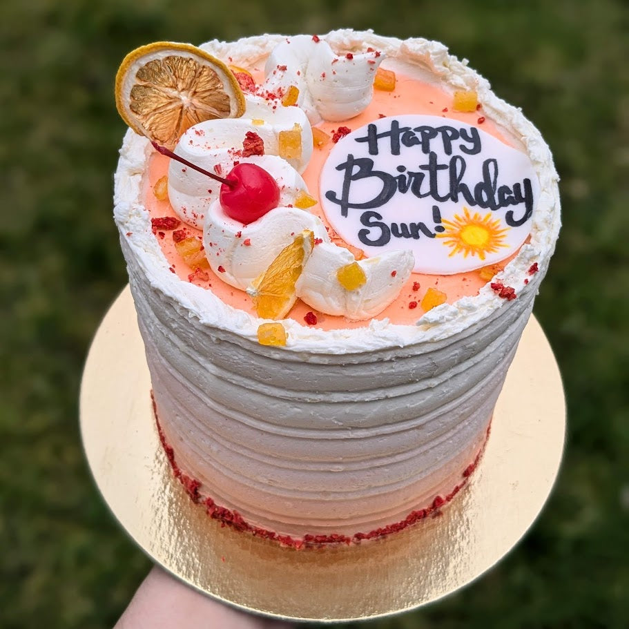 Classic orange & berries cake
