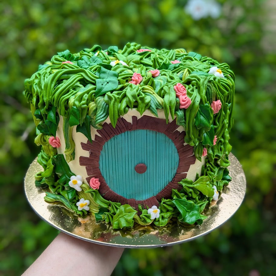 Hobbit house cake